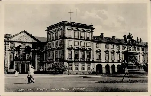 Ak Mannheim in Baden, Schloss mit Kaiser-Wilhelm-Denkmal