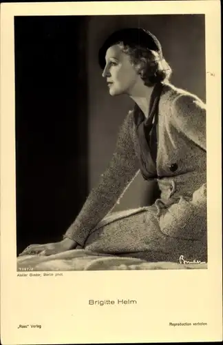 Ak Schauspielerin Brigitte Helm, bekannt aus Metropolis, Portrait, Ross Verlag 7367 2