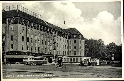 Ak Århus Aarhus Dänemark, Banegaardsplads met Hotel Ansgar