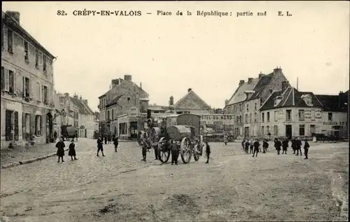 Ak Crépy en Valois Oise, Place de la Republique, Hotel du Nord