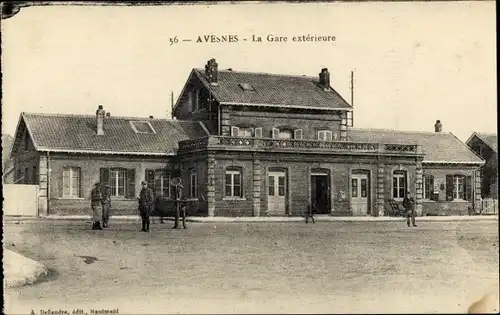 Ak Avesnes sur Helpe Nord, La Gare exterieure