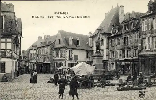 Ak Pontivy Morbihan, Place du Martray