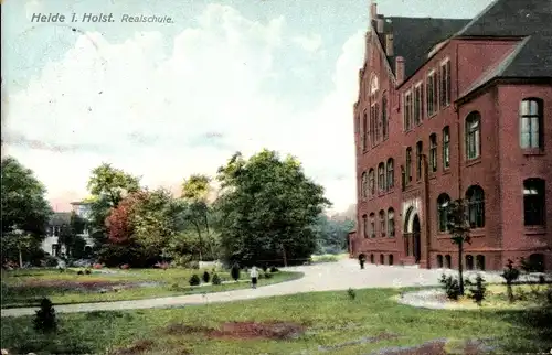 Ak Heide in Holstein, Realschule, Außenansicht vom Garten