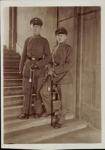 Foto Ak Deutsche Soldaten in Uniformen, 1916
