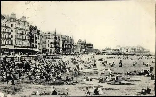 Ak Ostende Westflandern, La Plage, Strandszene