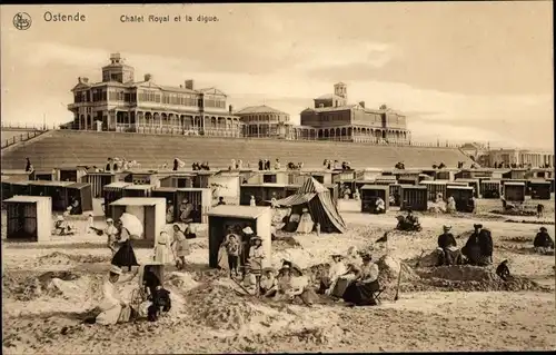 Ak Ostende Westflandern, Chalet Royal et la digue, Strandszene, Strandkörbe