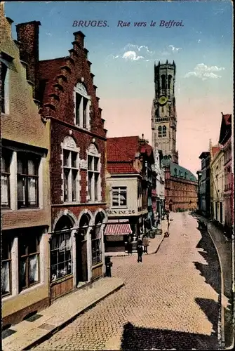 Ak Bruges Brügge Westflandern, Rue vers le Beffroi, Glockenturm, Straße