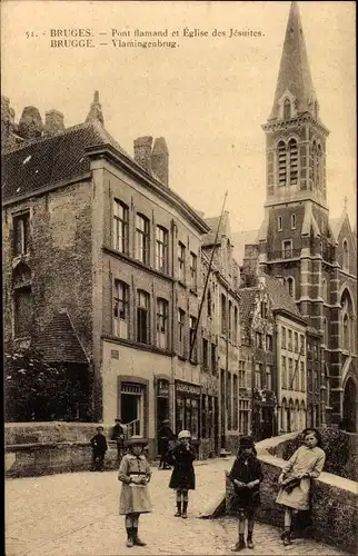 Ak Bruges Brügge Westflandern, Pont flamand et Eglise des Jesuites, Kinder vor Brücke