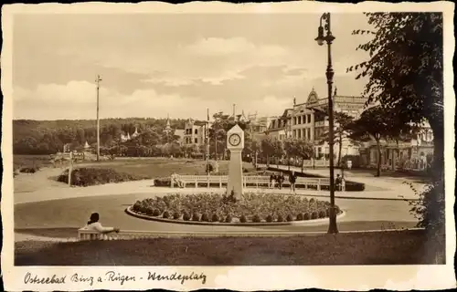 Ak Ostseebad Binz auf Rügen, Wendeplatz, Uhr