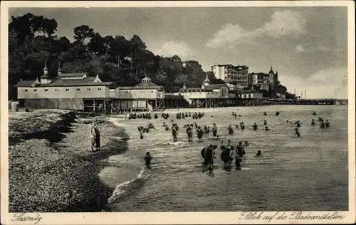 Ak Sassnitz auf Rügen, Blick auf die Badeanstalten, Badegäste