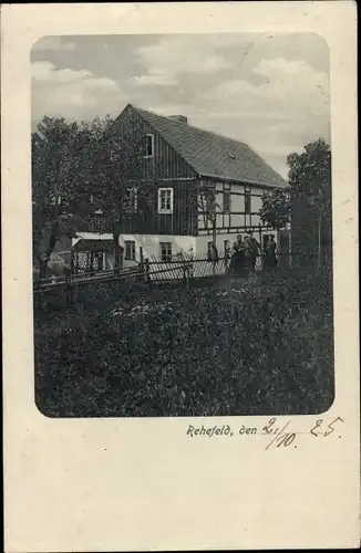 Ak Rehefeld Altenberg, Fachwerkhaus, Leute am Zaun