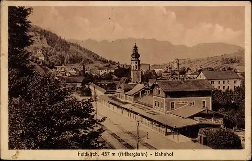 Ak Feldkirch Vorarlberg, Bahnhof aus der Vogelschau gesehen