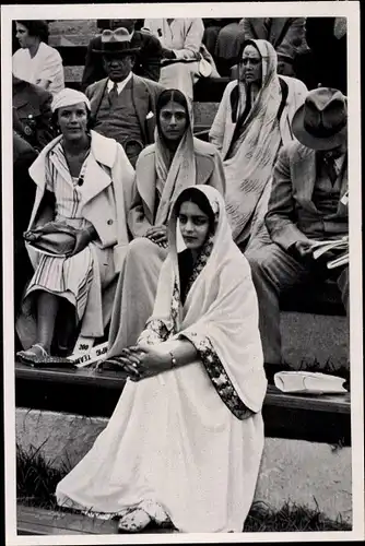 Sammelbild Olympia 1936, Inderinnen beim Polospiel Deutschland Indien