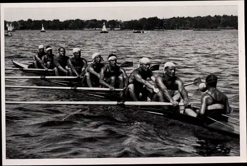 Sammelbild Olympia 1936, Italienische Ruderer beim Training im Achter