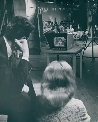 Foto Berlin 1956, Int. Filmfestspiele, Studio, Jean Claude Pascal, Jeanne Moreau, Silvana Pampanini