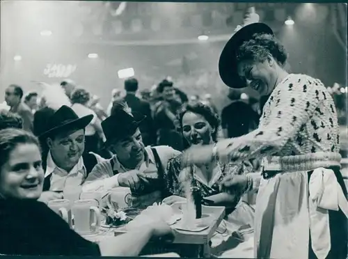 Foto Berlin West 1955, Bockbierfest im Sportpalast