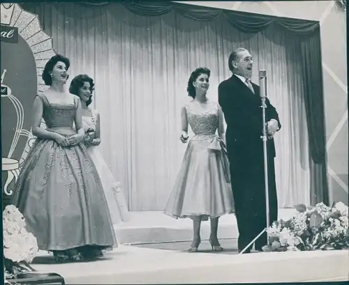 Foto Berlin West 1954, Bürgermeister von Charlottenburg, Misswahl, Miss Berlin, Bremen, Hamburg