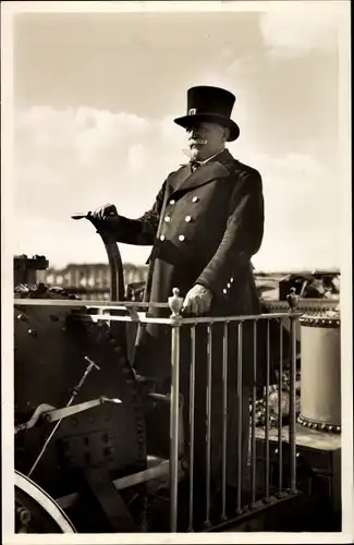 Ak Nürnberg in Mittelfranken, Ausstellung 100 Jahre Deutsche Eisenbahn 1935, Lokomotivführer Adler