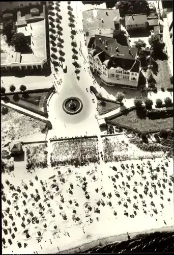 Ak Seebad Binz auf Rügen, Strandbad, Luftaufnahme