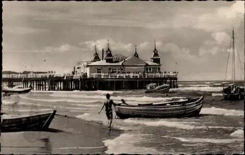 Ak Ostseebad Ahlbeck Heringsdorf auf Usedom, Seebrücke, Strandcafe, Boote