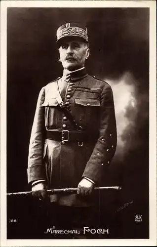 Ak Marechal Ferdinand Foch, Portrait in Uniform