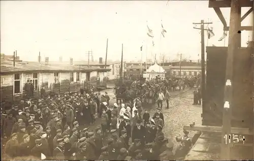 Foto Ak Kriegsflüchtlinge in einem Auffang Lager November 1918, I WK