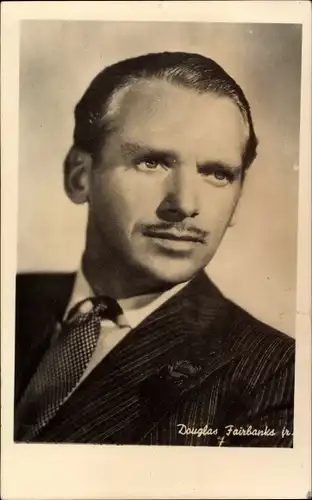 Ak Schauspieler Douglas Fairbanks jr., Portrait, Krawatte