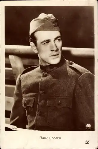 Ak Schauspieler Gary Cooper, Portrait in Uniform