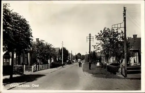 Ak Oldeberkoop Friesland Niederlande, Oost, Straßenpartie