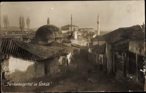 Foto Ak Skopje Üsküb Mazedonien, Partie im Türkenviertel, Minarett
