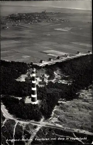 Ak Hollum Ameland Friesland Niederlande, Vuurtoren met dorp in vogelvlucht