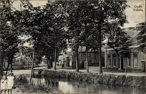 Ak Oude Pekela Groningen Niederlande, Fluss, Häuser, Kinder