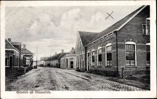 Ak Nieuwolda Groningen, Straßenpartie, Häuser