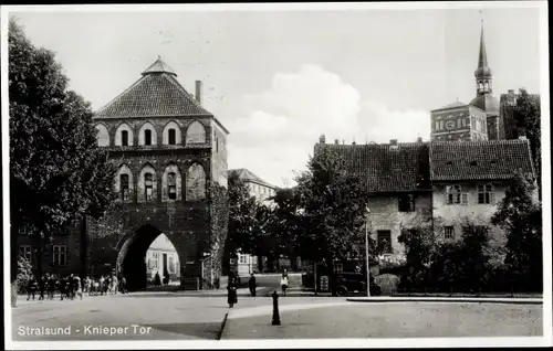 Foto Ak Stralsund in Vorpommern, Knieper Tor