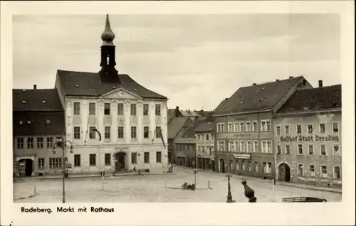 Ak Radeberg in Sachsen, Markt mit Rathaus, Gasthof Stadt Dresden
