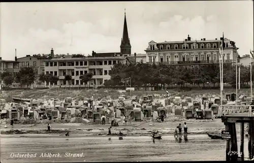 Ak Ostseebad Ahlbeck Heringsdorf auf Usedom, Strand, Strandkörbe