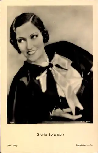 Ak Schauspielerin Gloria Swanson, Portrait, Schleife