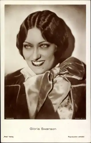 Ak Schauspielerin Gloria Swanson, Portrait, Schleife