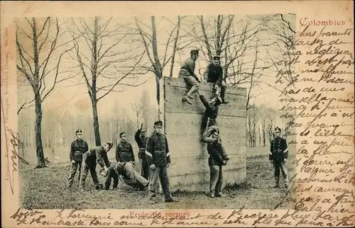 Ak Colombier Kanton Neuenburg Schweiz, Ecole de recrues, Schweizer Soldaten