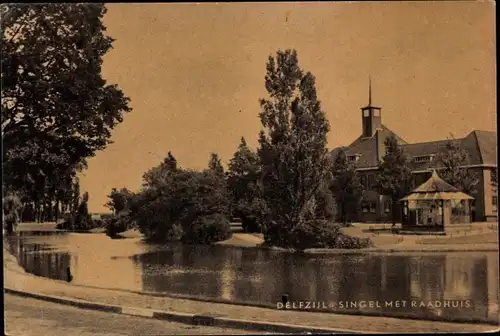 Ak Delfzijl Groningen, Singel met Raadhuis