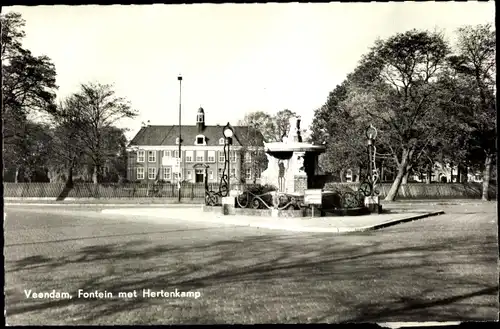 Ak Veendam Groningen Niederlande, Fontein met Hertenkamp
