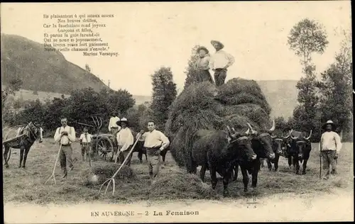 Ak En Auvergne, La Fenaison, Heuernte, Rinderfuhrwerk