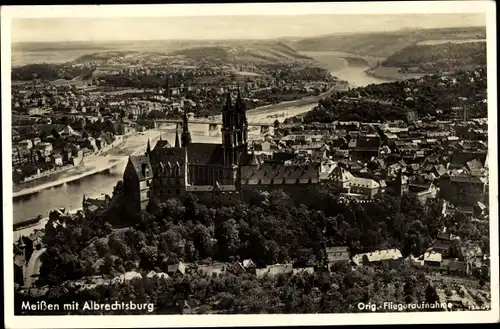 Ak Meißen in Sachsen, Panorama mit Albrechtsburg, Fliegeraufnahme vom Ort