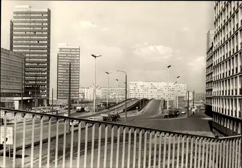 Ak Halle an der Saale, Thälmannplatz mit Hochstraße