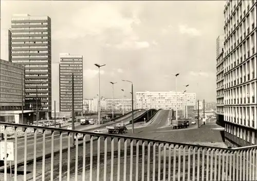 Ak Halle an der Saale, Thälmannplatz mit Hochstraße