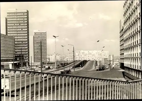 Ak Halle an der Saale, Thälmannplatz mit Hochstraße