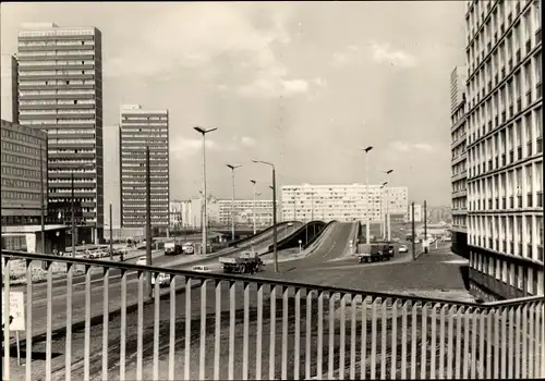 Ak Halle an der Saale, Thälmannplatz mit Hochstraße
