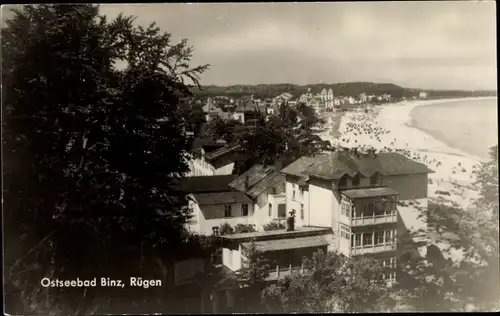 Ak Seebad Binz auf Rügen,  Fernblick auf den Strand, Häuser