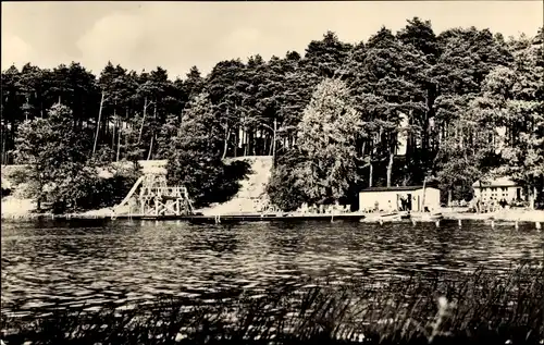 Ak Strelitz Alt Neustrelitz in Mecklenburg, Badeanstalt und HO-Strandcafe am Domjüchsee