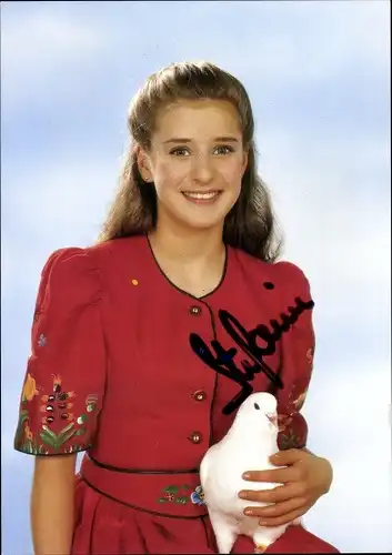Ak Sängerin Stefanie Hertel, Portrait, weiße Taube, Autogramm